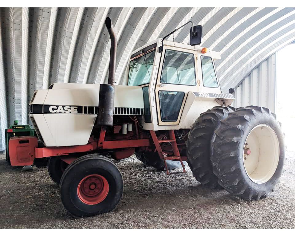 Case 2390 tractor, 3332 hours. Steve Lynn Retirement - Full Line Of Machinery (309-333-2566)